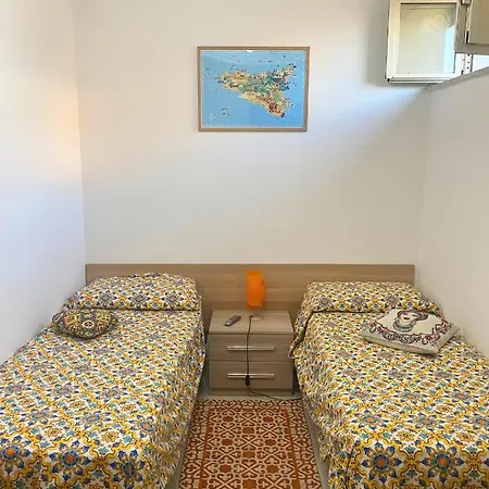 Centro Bed and Breakfast 3*
